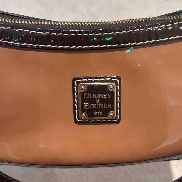Dooney and Bourke mini handbag in tan patent leather - Picture 3 of 4